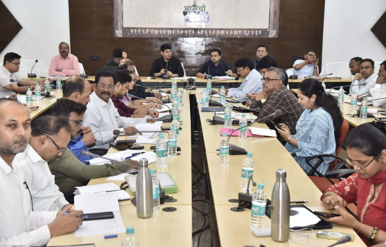 खाद की कालाबाजारी और गुणवत्ता पर सख्ती, दो दिन में सभी खाद दुकानों का करें निरीक्षण कलेक्टर श्री आकाश छिकारा
