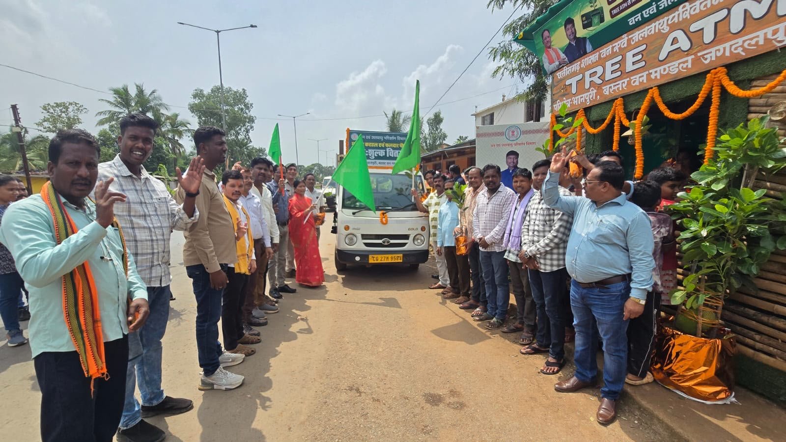 बस्तर में पर्यावरण और समृद्धि का नया अध्याय, फरसागुडा में 'ट्री एटीएम का शुभारंभ