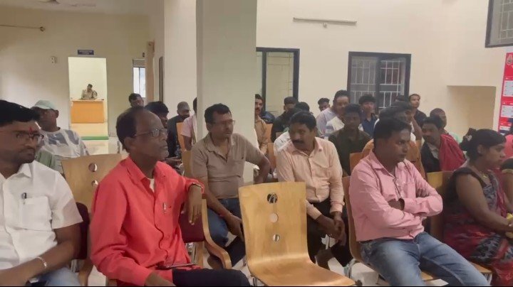 गणेश उत्सव को लेकर शांति समिति की बैठक संपन्न बचेली थाने में गणेश उत्सव को लेकर शांति समिति की बैठक, सुरक्षा और यातायात व्यवस्था पर चर्चा